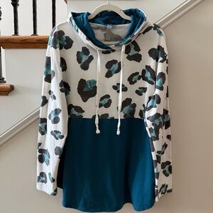 Honeyme Curvy Teal & Leopard Colorblock Hoodie - Size XL